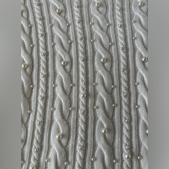 In2 by InCASHMERE - Cable Knit Sweater w Pearl Embellishments - Size M - Picture 3 of 9